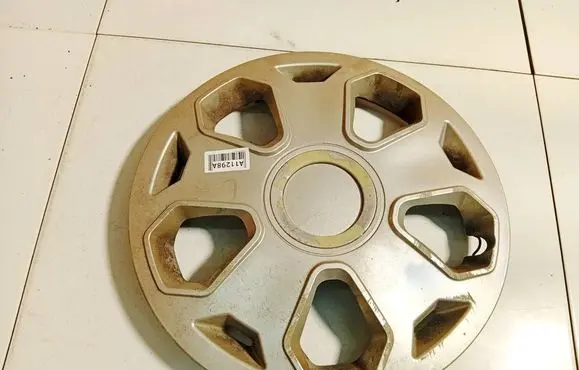 Toyota Yaris R15 wheel hub/cap/trim