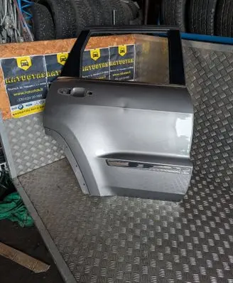 Jeep Grand Cherokee Rear door