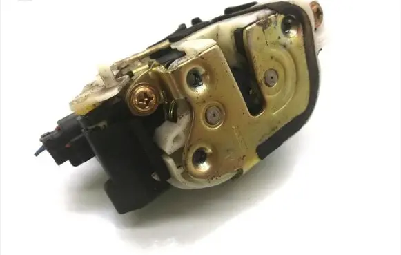 Mitsubishi Grandis Front door lock
