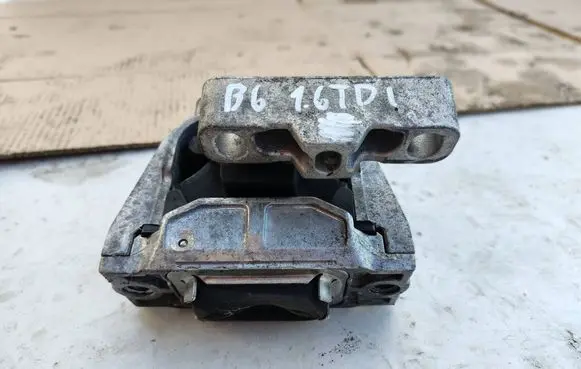 Volkswagen PASSAT B6 Engine mount bracket K0199262