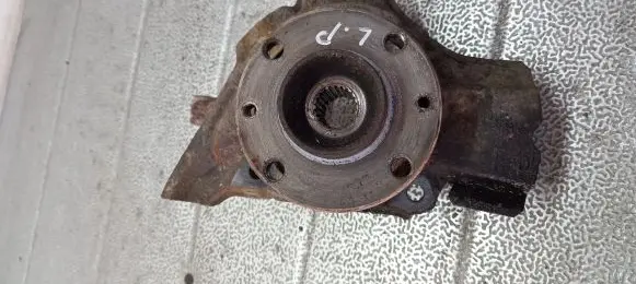 Fiat Punto (188) Front wheel hub spindle knuckle