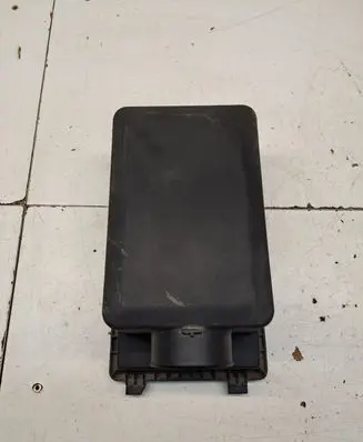 Hyundai i20 (GB IB) Air filter box cover 28110C8100
