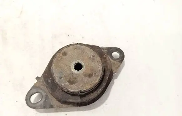 Engine mount bracket