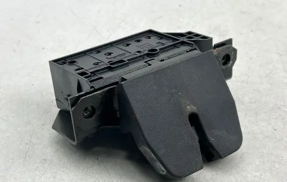 Tailgate/trunk/boot lock/catch/latch