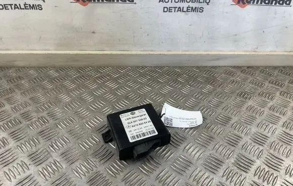 Mercedes-Benz E W210 Light module LCM A2108206426 5LA00750803