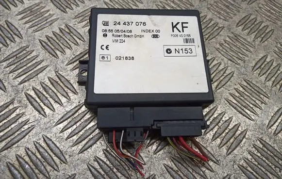 Opel Astra G Central body control module 24437076