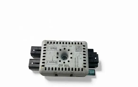 Volkswagen Golf VII Aerial antenna amplifier 5Q0035570