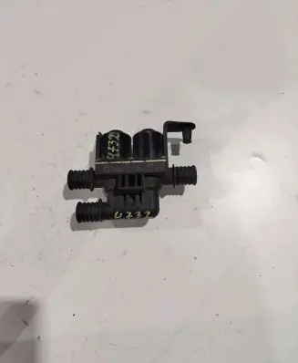BMW X5 E70 Coolant heater control valve 6910544 080606