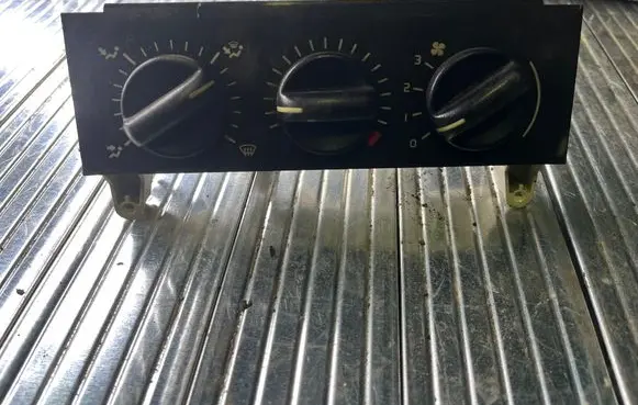 Nissan Interstar Climate control unit 133761F 1D1052