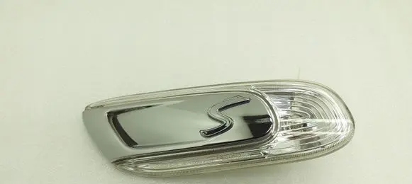 Front fender indicator light