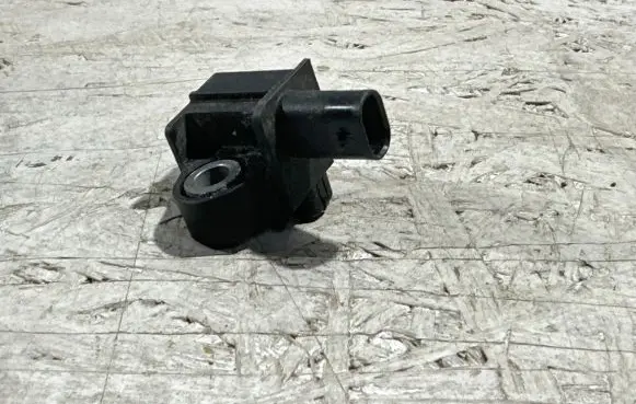 Mercedes-Benz C W205 Airbag deployment crash/impact sensor 2229051400 140219 10523
