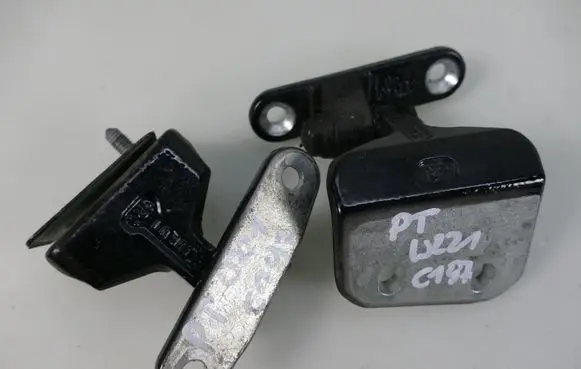 Rear door hinge set