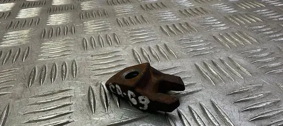 Peugeot 2008 I Fuel Injector clamp holder 