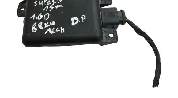 Skoda Superb B8 (3V) Blind spot module 5Q0907686B 6PZ01171902