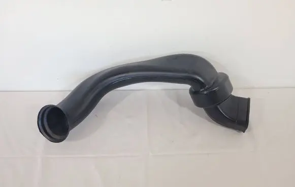 Renault Captur Air intake duct part 687807947R 00134415