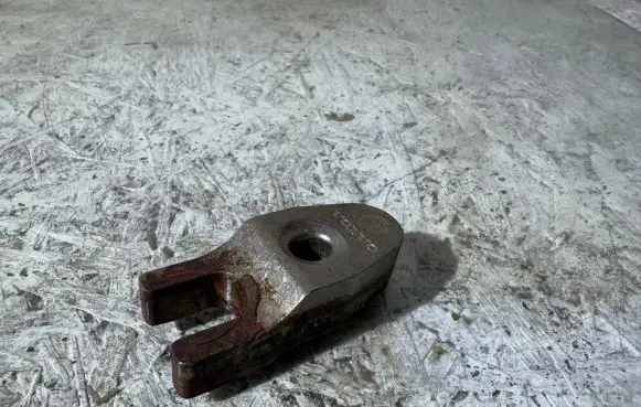 Volvo V40 Fuel Injector clamp holder
