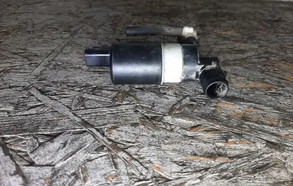 Citroen C4 I Picasso Windscreen/windshield washer pump 9682831780