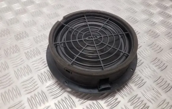 Audi Q3 8U Front door speaker