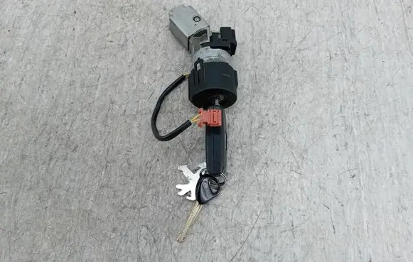 Peugeot 308 SW Ignition lock 9663123280