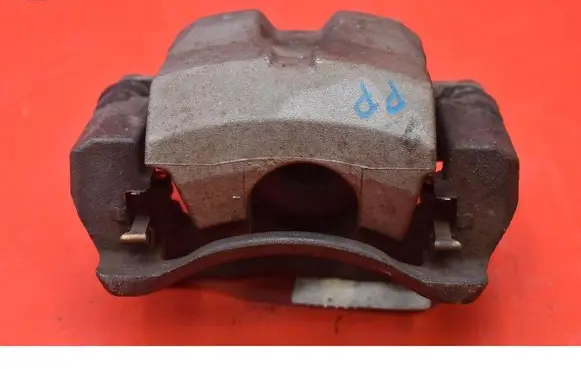 Toyota Prius+ (ZVW40) Front brake caliper 