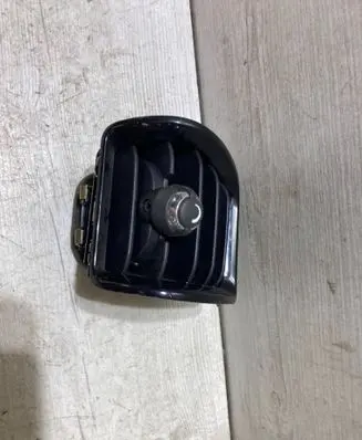 Mini Clubman F54 Dash center air vent grill 9305681