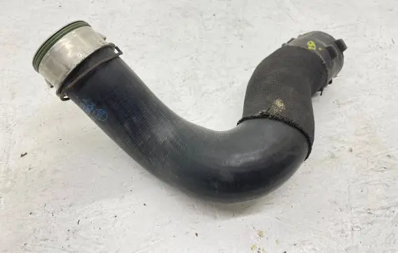Audi Q7 4L Intercooler hose/pipe 7L6145738A