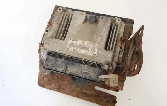 Opel Zafira B Engine control unit/module 0281014024 55205622