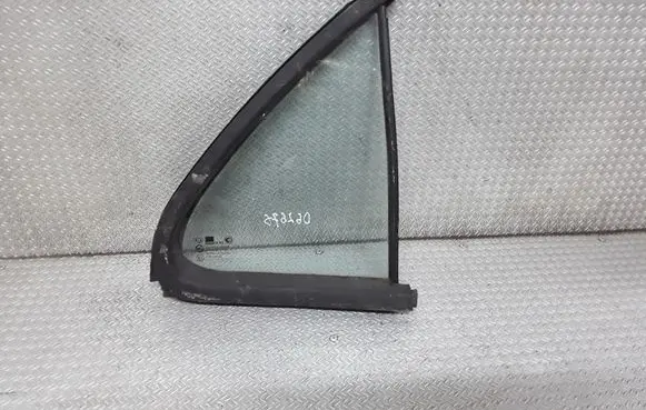 KIA Sorento Rear vent window glass 