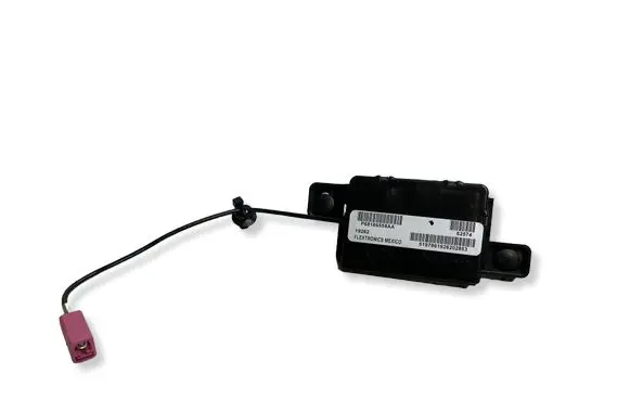 Chrysler Pacifica Antenna control unit P68186558AA 19262 MESLC