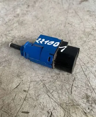 Dacia Sandero II Brake pedal sensor switch 253256730r