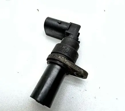 BMW 5 E39 Crankshaft position sensor 2247926 1362