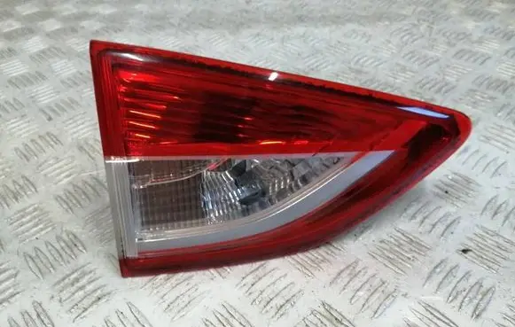 Tailgate rear/tail lights