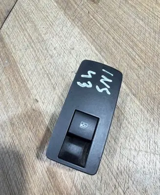Opel Insignia A Electric window control switch 13301888