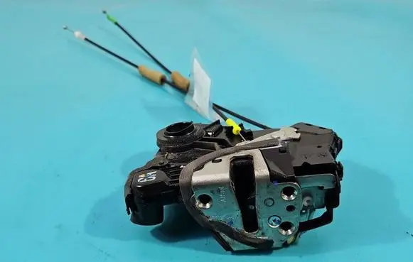 Toyota Corolla E140 E150 Front door lock IMPRK1592953