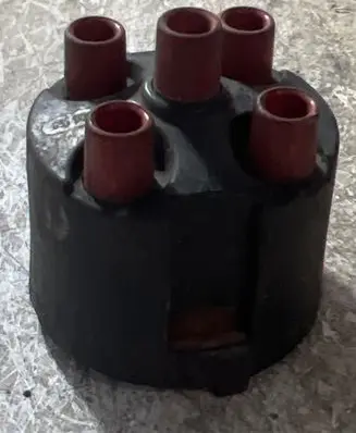 Audi 80 90 S2 B4 Spark distributor cap 051905207