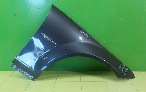 Mercedes-Benz C W204 Fender PRZOD PRAWY