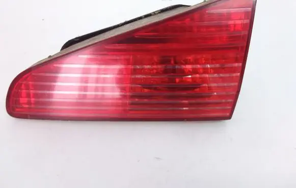Peugeot 607 Tailgate rear/tail lights