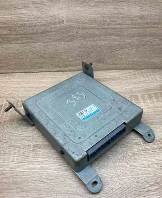 Mazda 323 F Engine control unit/module ECU Z5B318881B E2T86876M1 Z5B3