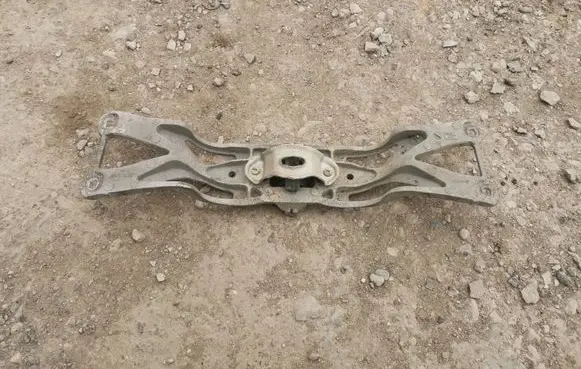 Jaguar XJ X308 Gearbox mounting bracket MNE7600AA