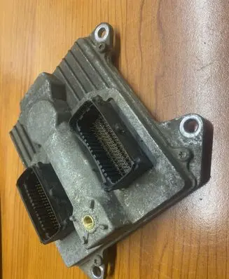 Opel Zafira B Engine control unit/module 55558138 S0400203