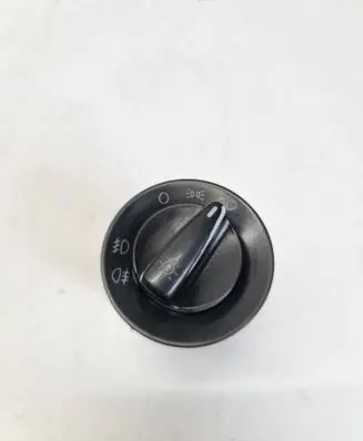 Volkswagen Golf IV Light switch 1C0941531A