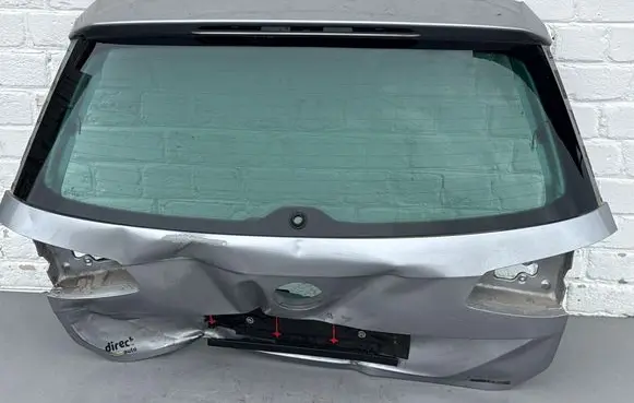 Volkswagen PASSAT B8 Rear windscreen/windshield window