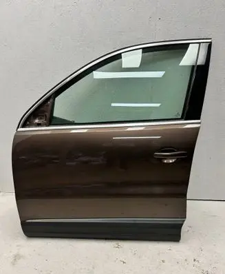 Volkswagen Tiguan Front door 