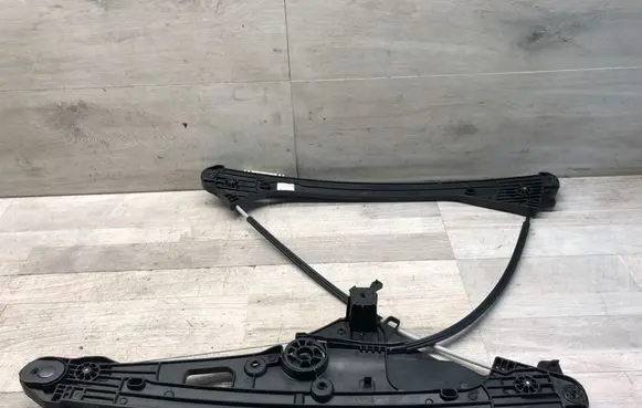 Peugeot 5008 Front door electric window regulator 156120842