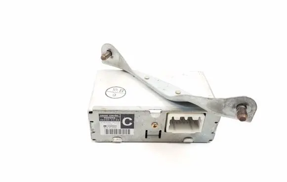 Toyota Camry Other control units/modules 8824033100