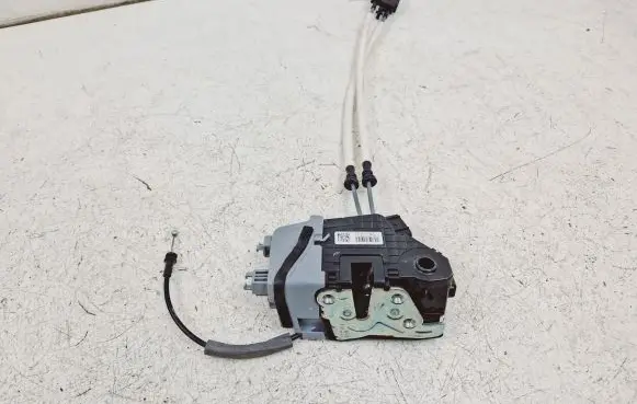 Hyundai Tucson TL Front door lock 81310D3010 L0345PGT3429