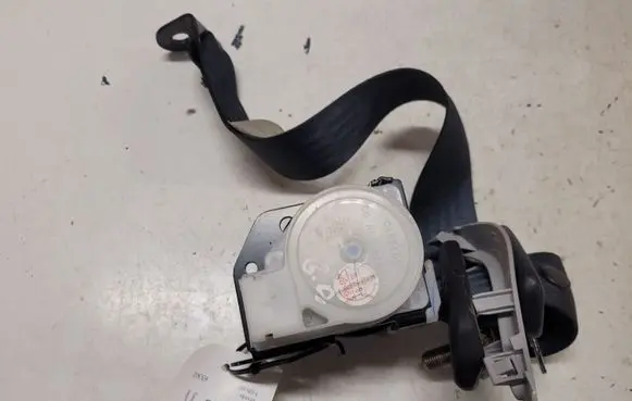 Mazda 5 Third row seat belt T86211T
