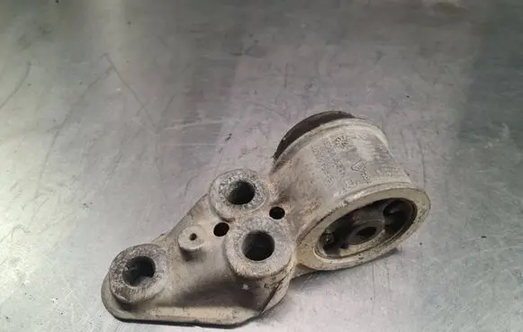 Volkswagen PASSAT B5 Rear axle beam mounts housing 8E0501521H 4B0501521E