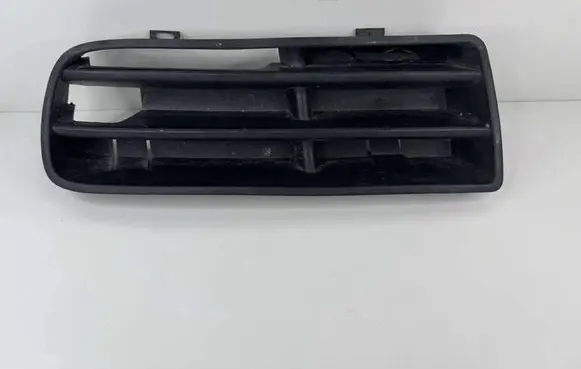 Volkswagen Golf IV Front bumper lower grill 1J0853665B