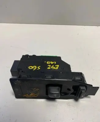 Volvo V70 Electric window control switch 8682950